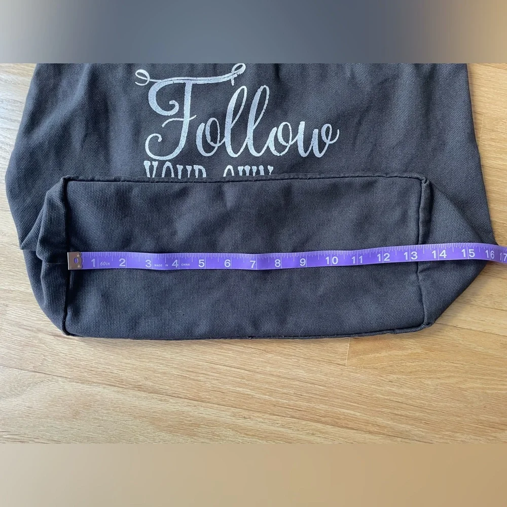 THIRTY ONE Canvas WANDER Tote Follow Your Own Path - Picture 9 of 11